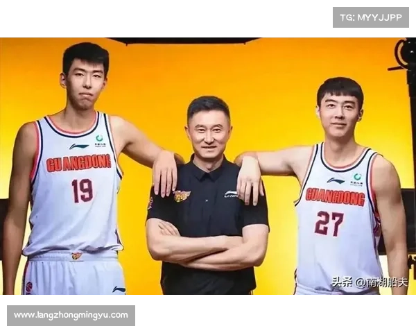 上海后卫戴昊仅上场8分钟遭弃用 广东曾三年前锁定他为未来核心 上海后卫戴昊仅上场8分钟遭弃用 广东曾三年前锁定他为未来核心